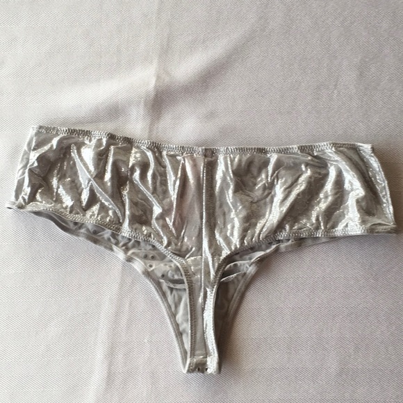 NWT Victoria’s Secret Bra (36D) and Panty (S) - Picture 3 of 7